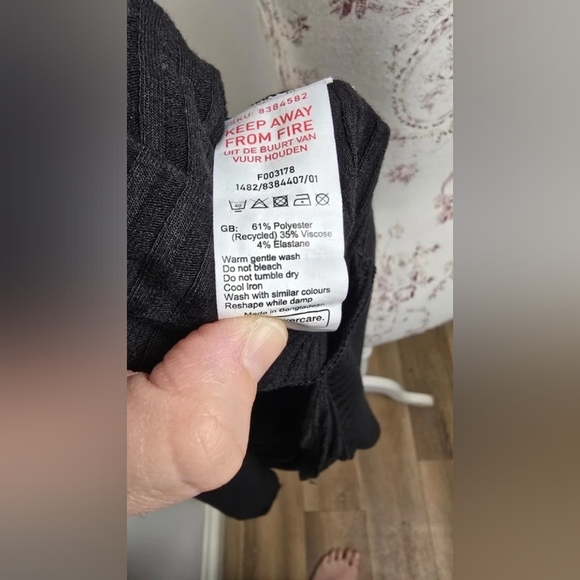 Women's Black Ribbed Top - Picture 4 of 4